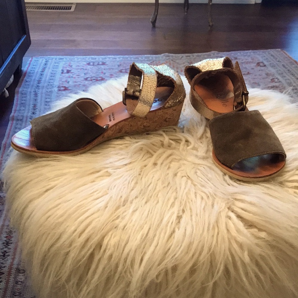 Cocobelle Suede & Leather Olive/Silver Metallic Sandals